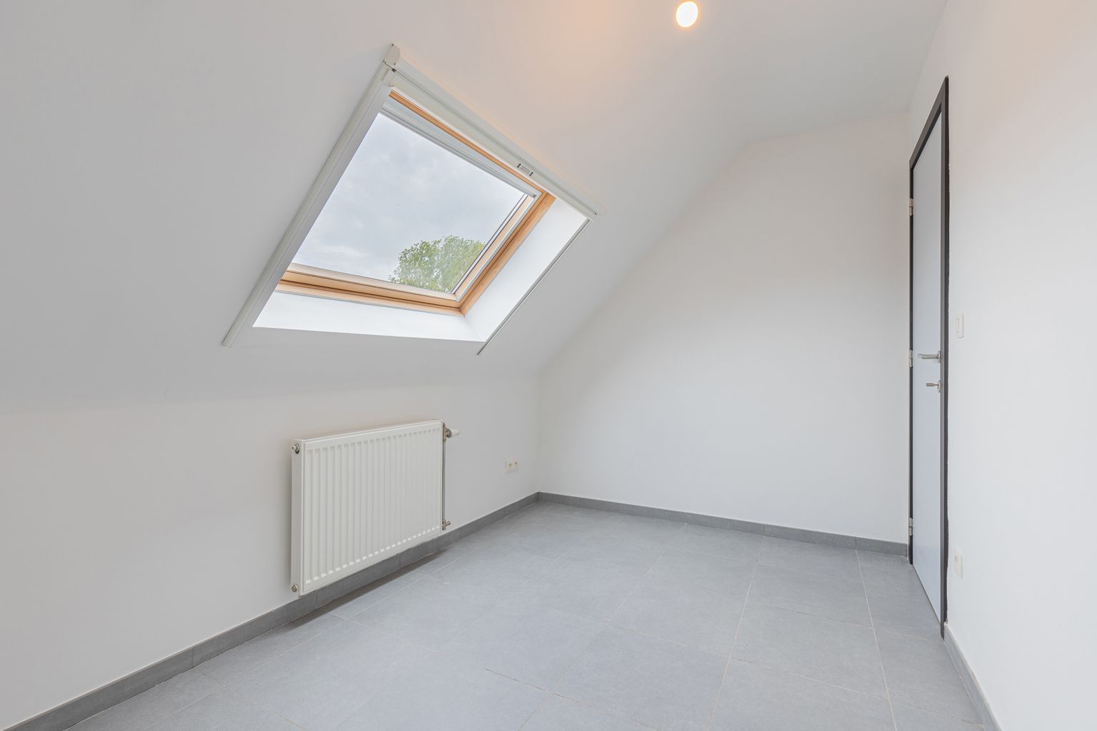 Gerenoveerd appartement met terras van 17m² en 2 slaapkamers foto 13