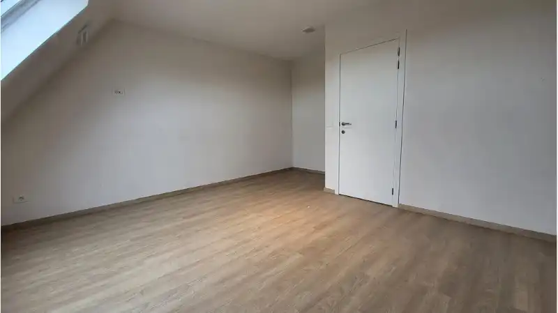 Duplex met 3 slaapkamers, Terras en Autostandplaatrs te huur in Zedelgem foto 10