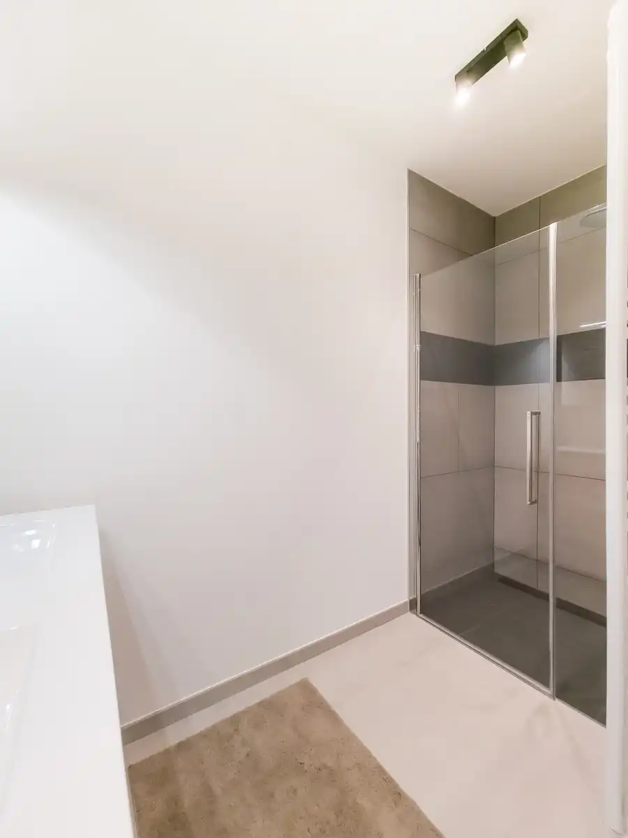 Rustig en comfortabel gemeubeld 2slpk appt. met mooi terras  foto 12