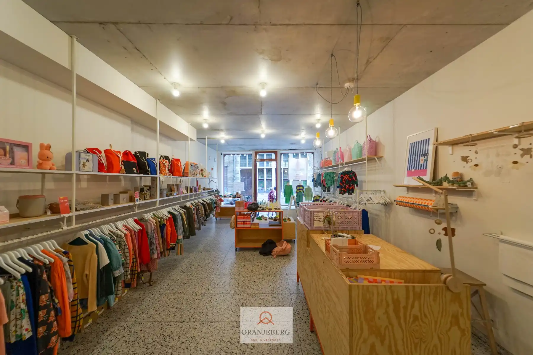 Gerenoveerd handelspand vlakbij Vrijdagsmarkt foto 8