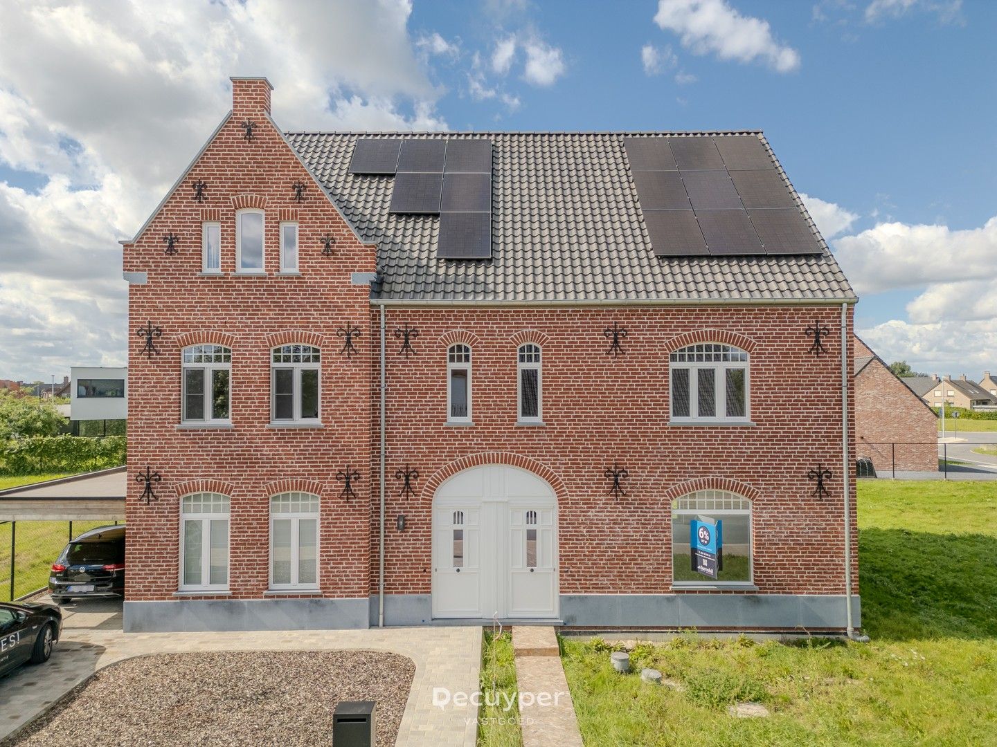 Nieuwbouwwoning  in neogotische stijl aan 6% btw foto 1