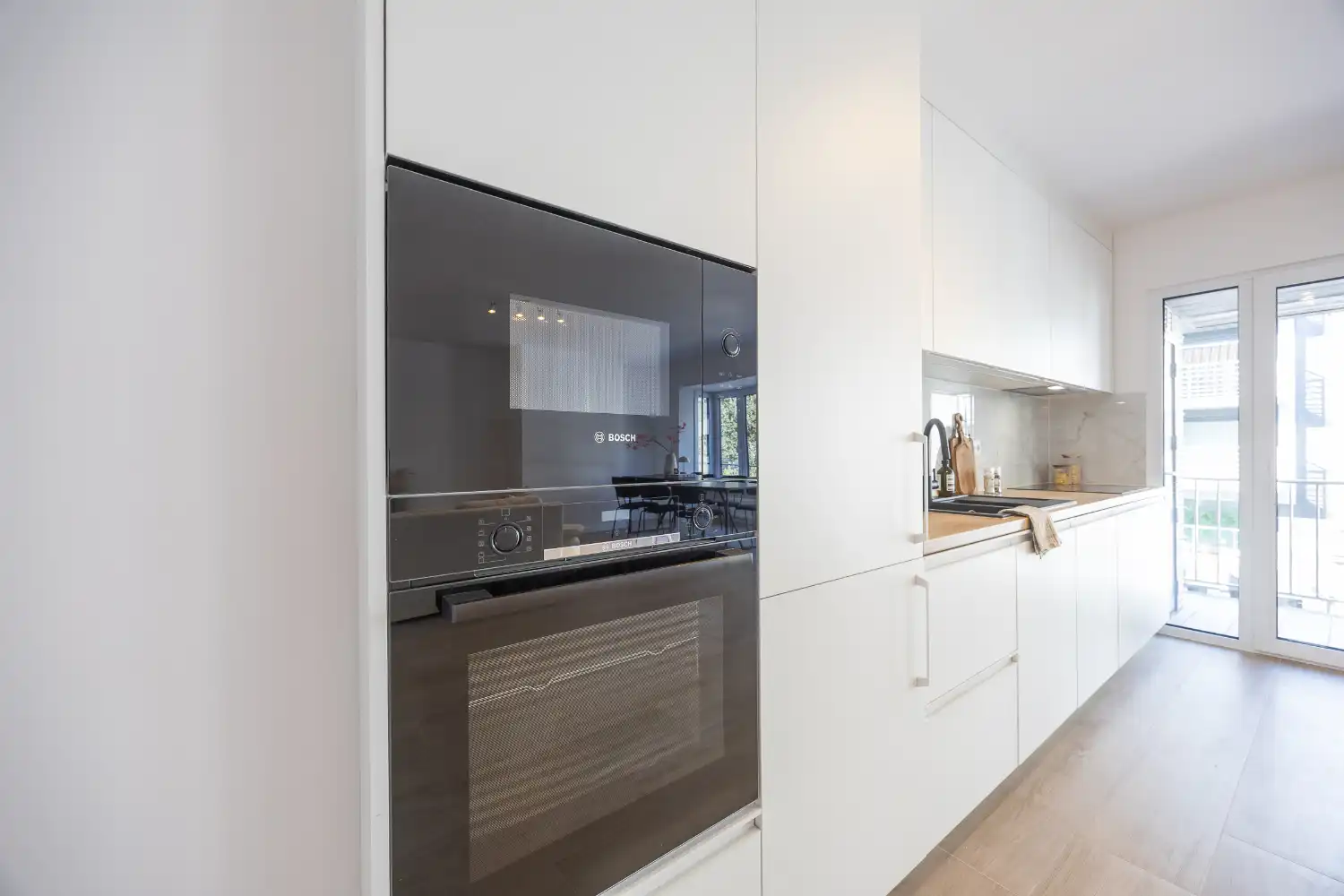 Gerenoveerd drie slaapkamer appartement foto 6