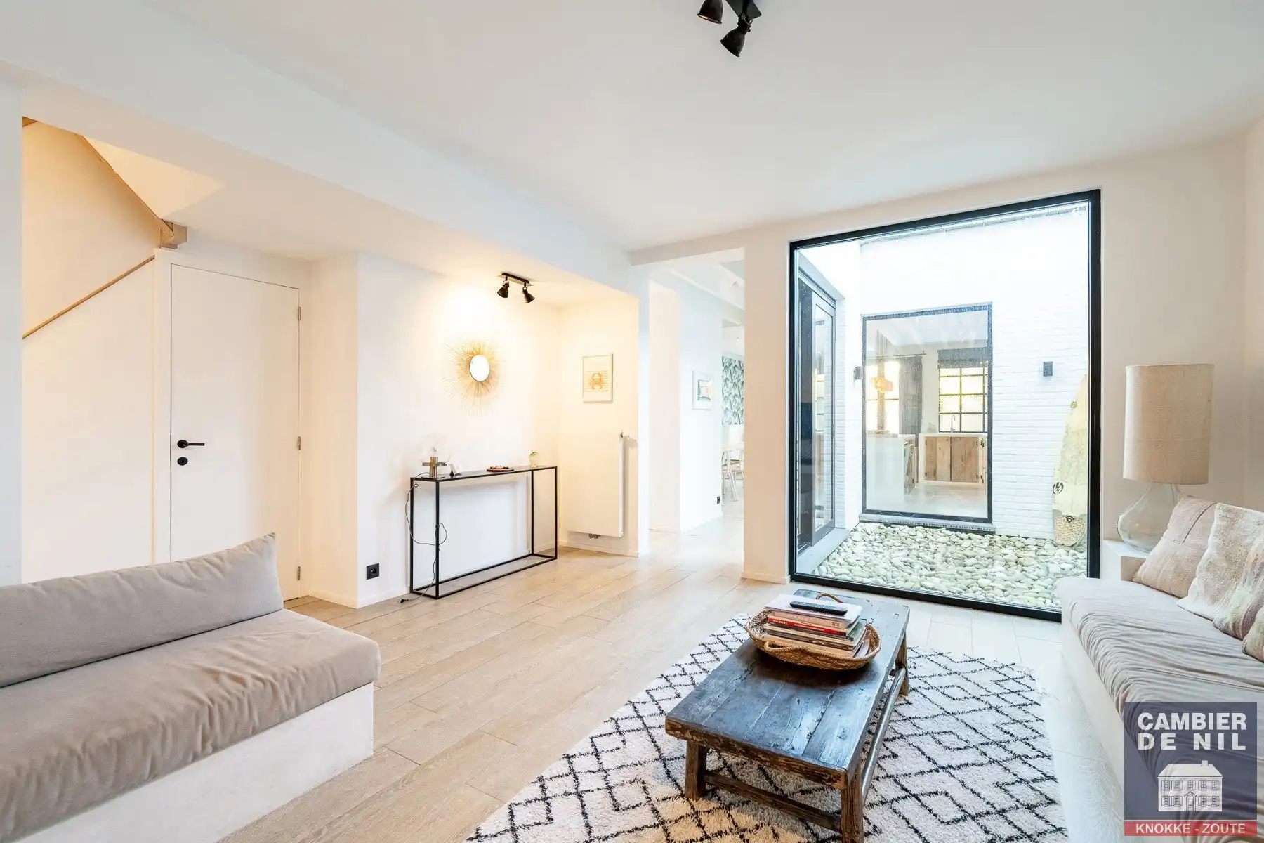 Instapklare, gemeubelde rijwoning met 5 slaapkamers en tuin – hartje Oud-Knokke foto 14