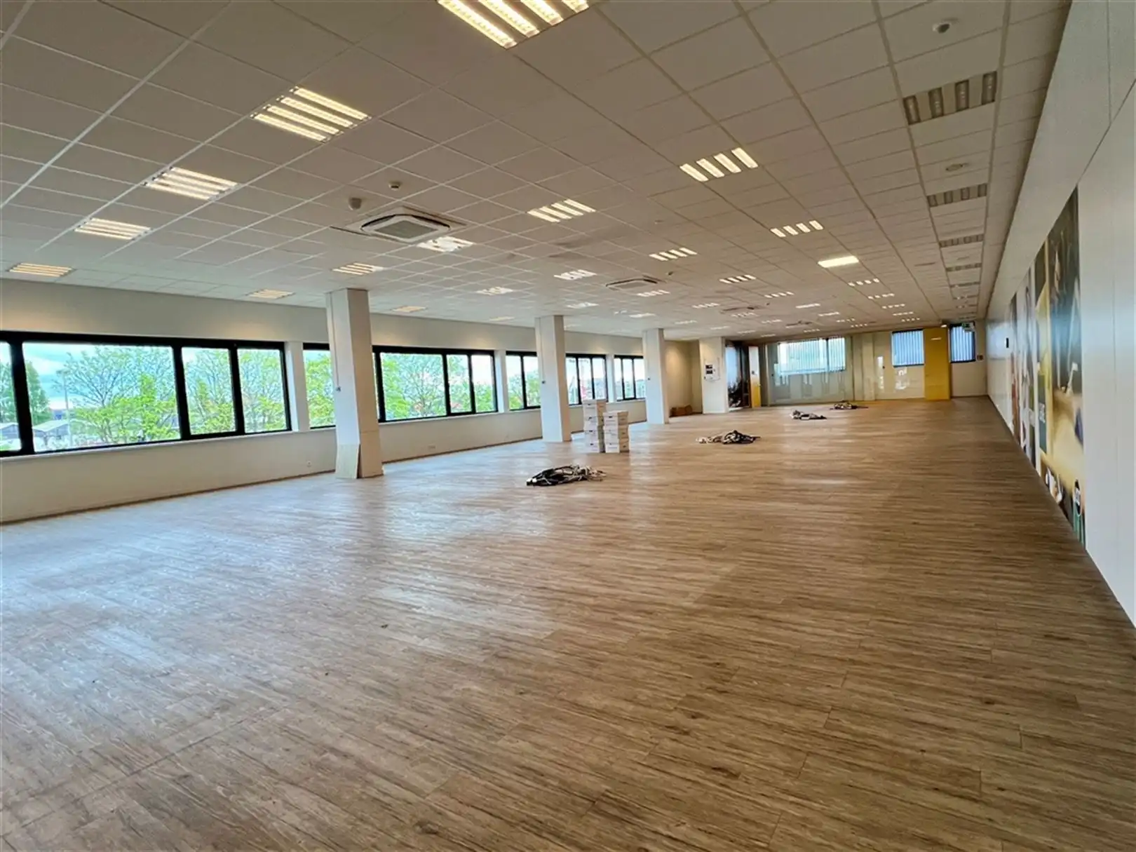 Afgewerkt kantoor aan de Gentse voorhaven foto 2