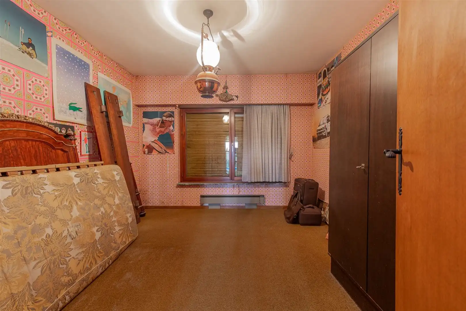 Te renoveren woning met potentieel, 3 slpk & dubbele garage foto 13