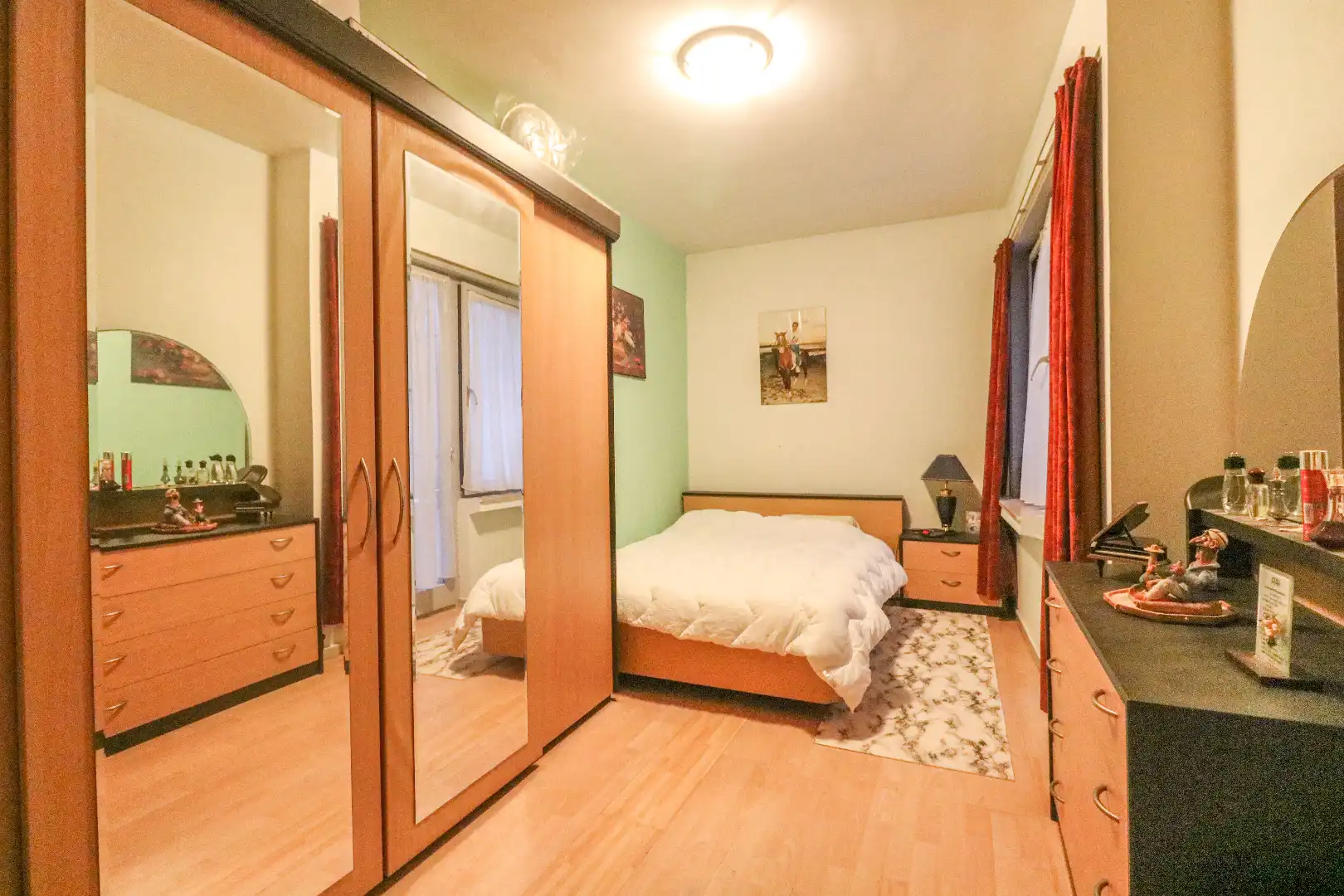 Gezellig 2-slaapkamer appartement gelegen nabij het Vissersplein te Oostende! foto 6