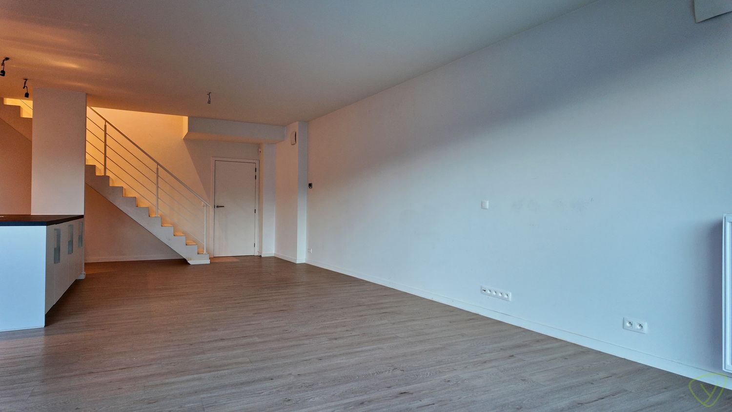 Modern en energiezuinig duplex-appartement met terras en parkeerplaats in het centrum van Zomergem foto 4