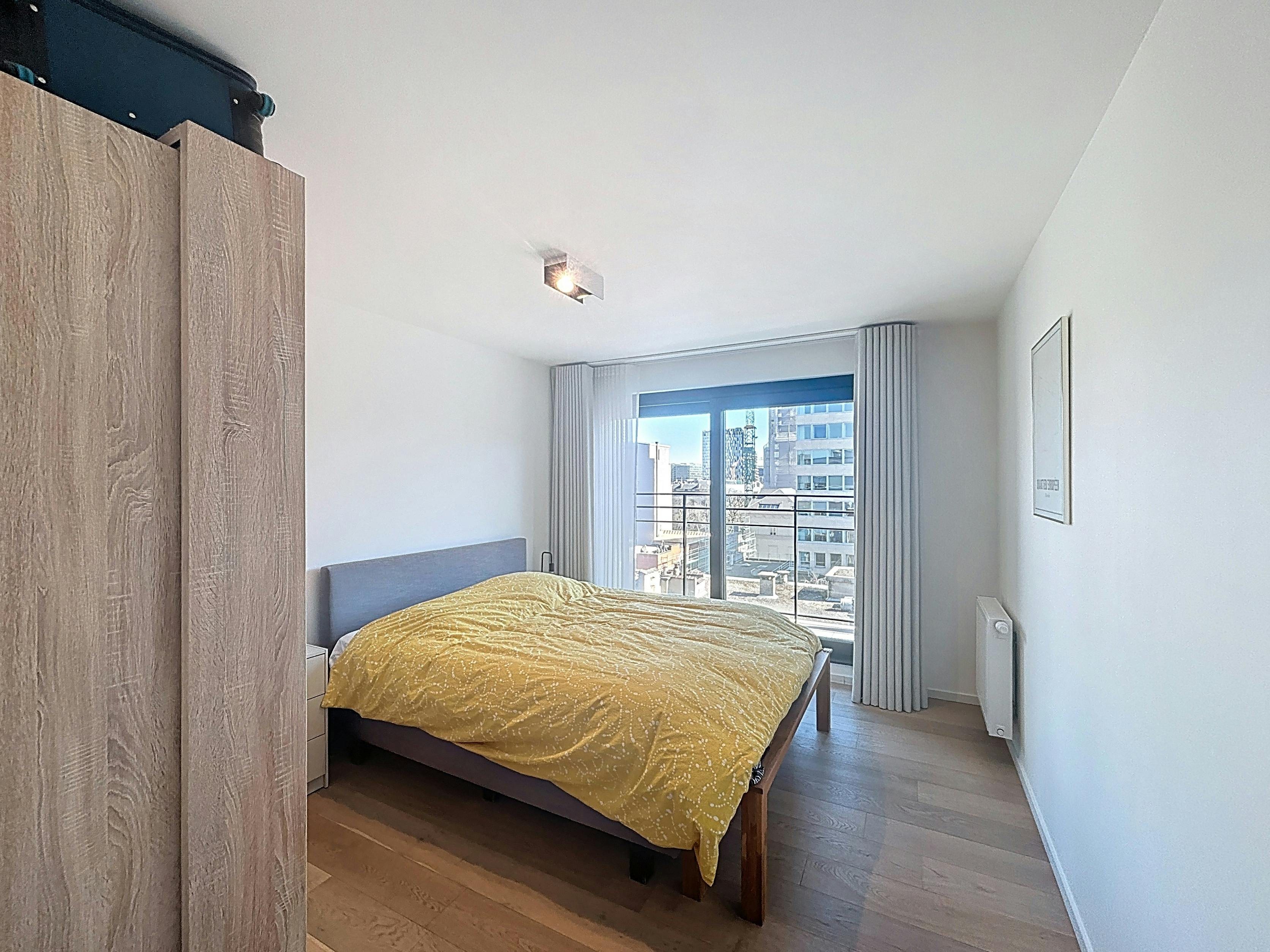 Brussel, Gemeubeld appartement -terras 30m²- pkg foto 9