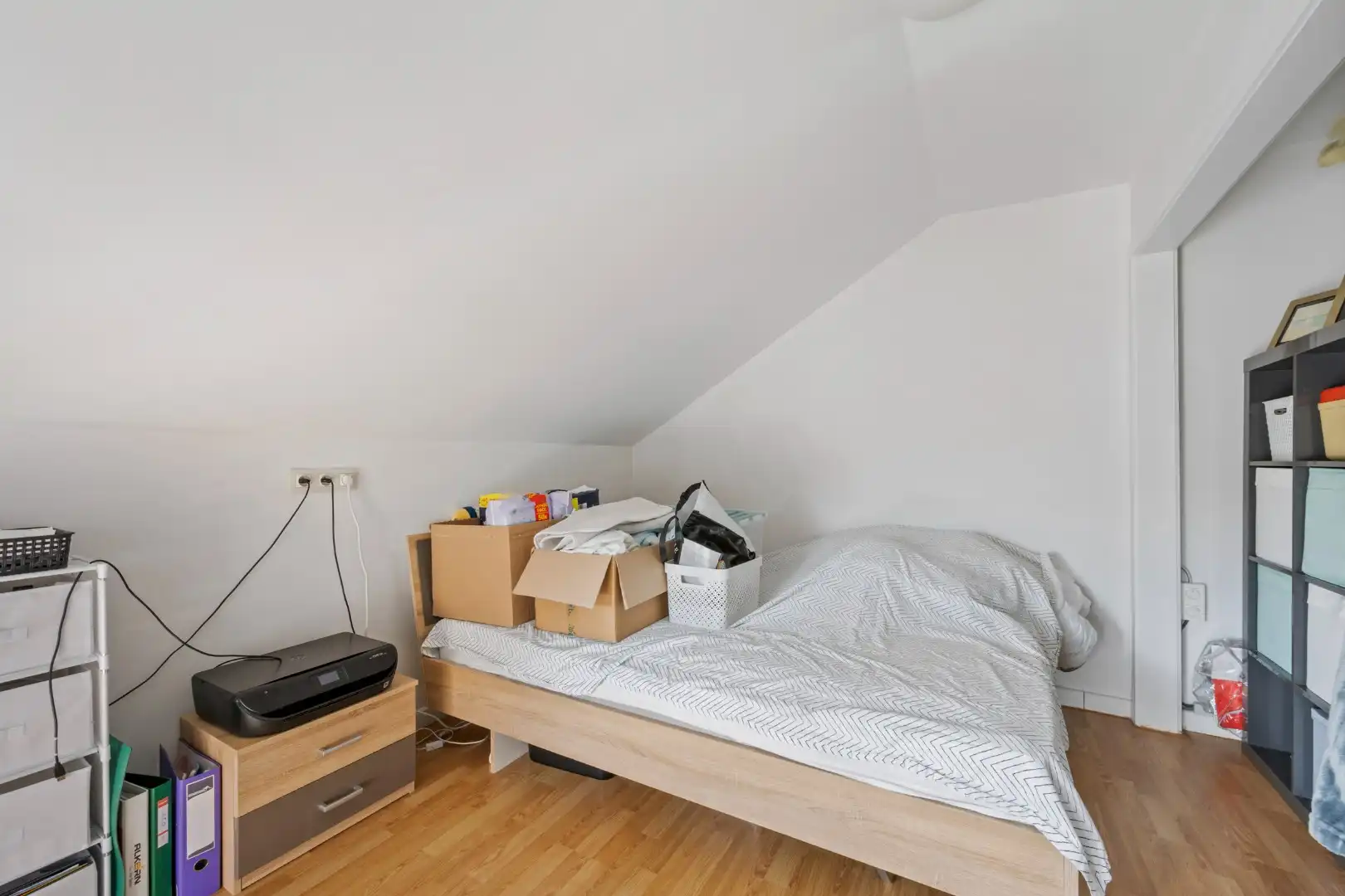 Instapklare woning met 3 slaapkamers, dressing, garage en tuin op een rustige ligging in Ledegem foto 12