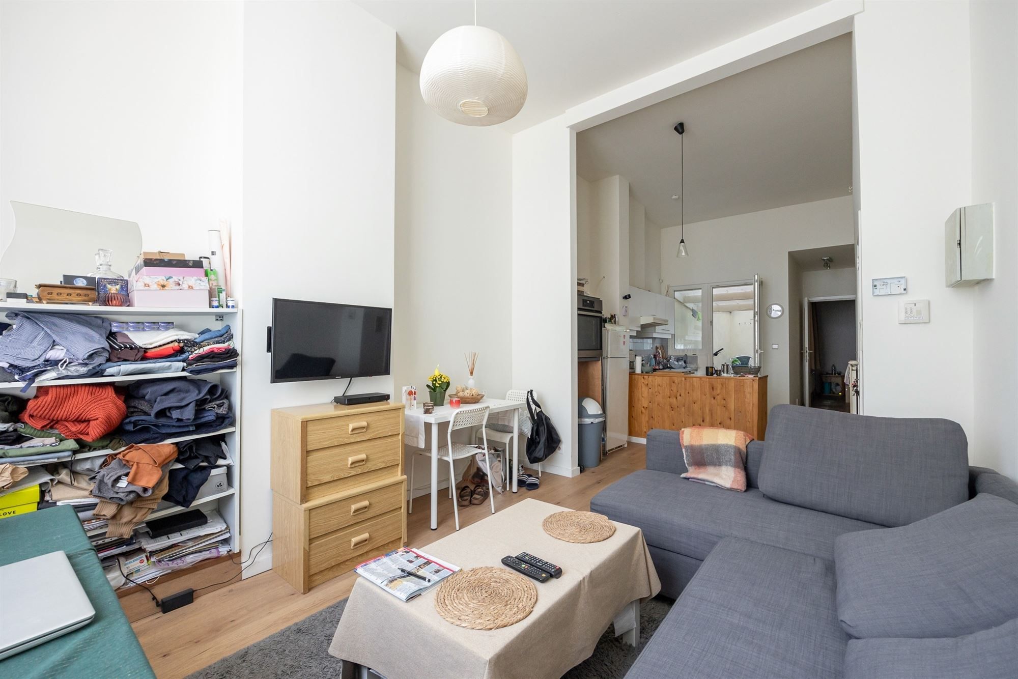 Karaktervolle burgerwoning met potentieel in geliefde buurt foto 3