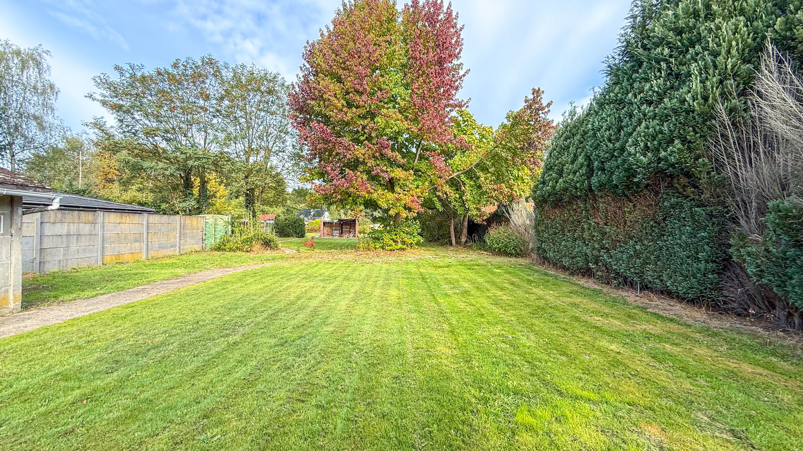 Karaktervolle open instapklare bebouwing met zeer ruime tuin! foto 41