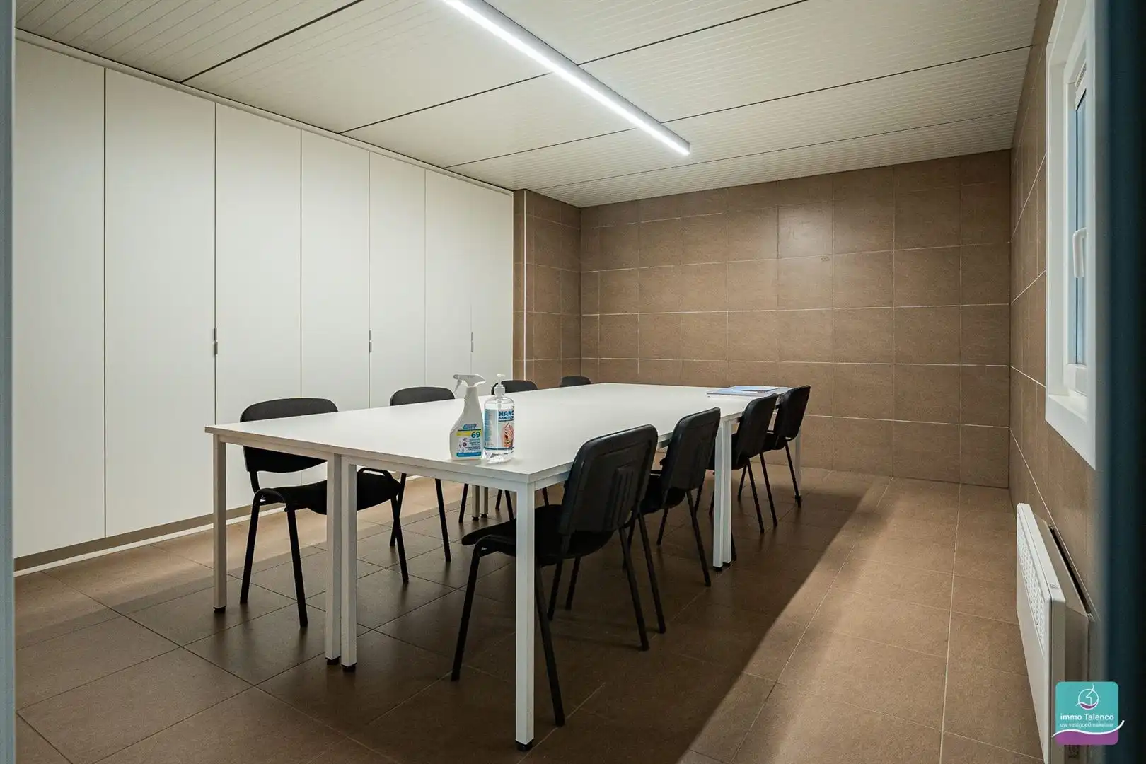 Loods - Opslagruimte op 1 ha 27 are 10 ca - 2300 m² foto 21