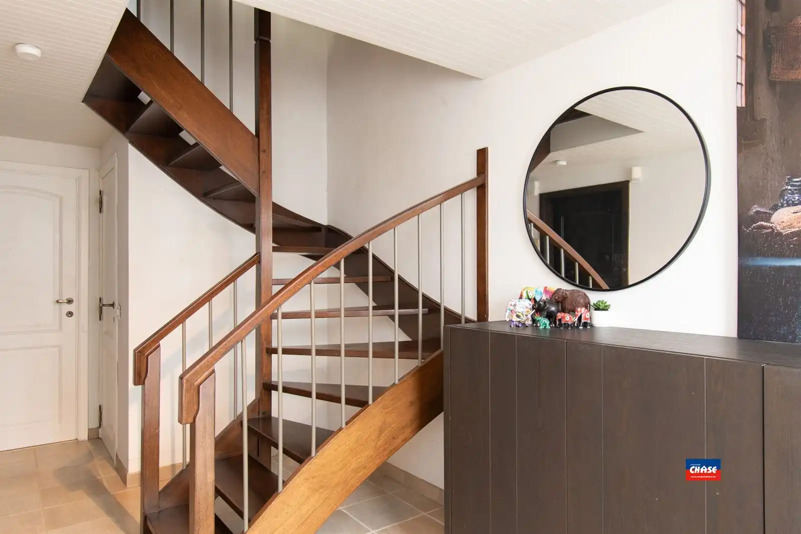 Bel-étage met 4 slaapkamers, grote oprit, garage, grote tuin en groot terras foto 9