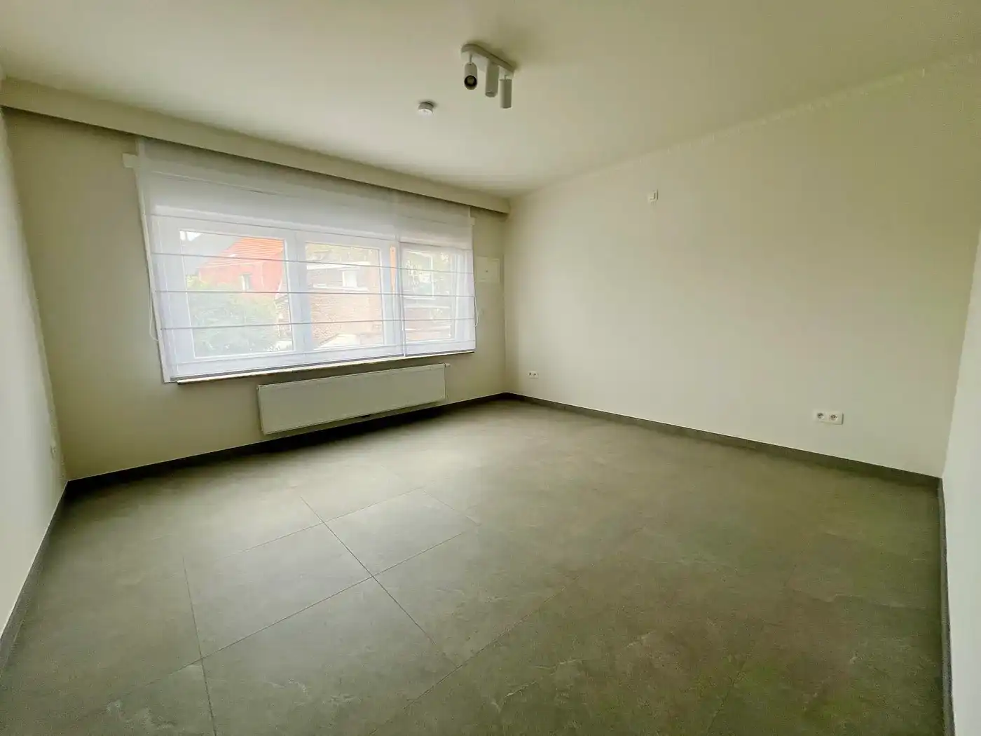 Ruim appartement met 2 slpks en terras op toplocatie foto 6