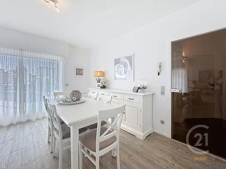 Prachtig 2-slaapkamerappartement met uniek zicht op de golf inclusief parkeerplaats foto 5