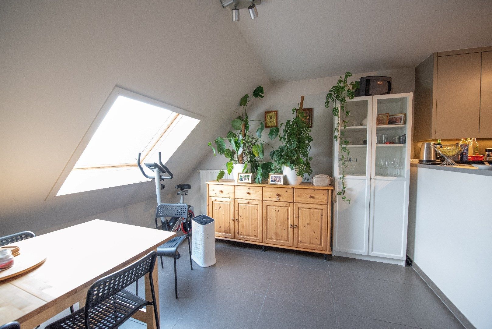 Instapklaar en lichtrijk appartement te huur in Waregem  foto 5