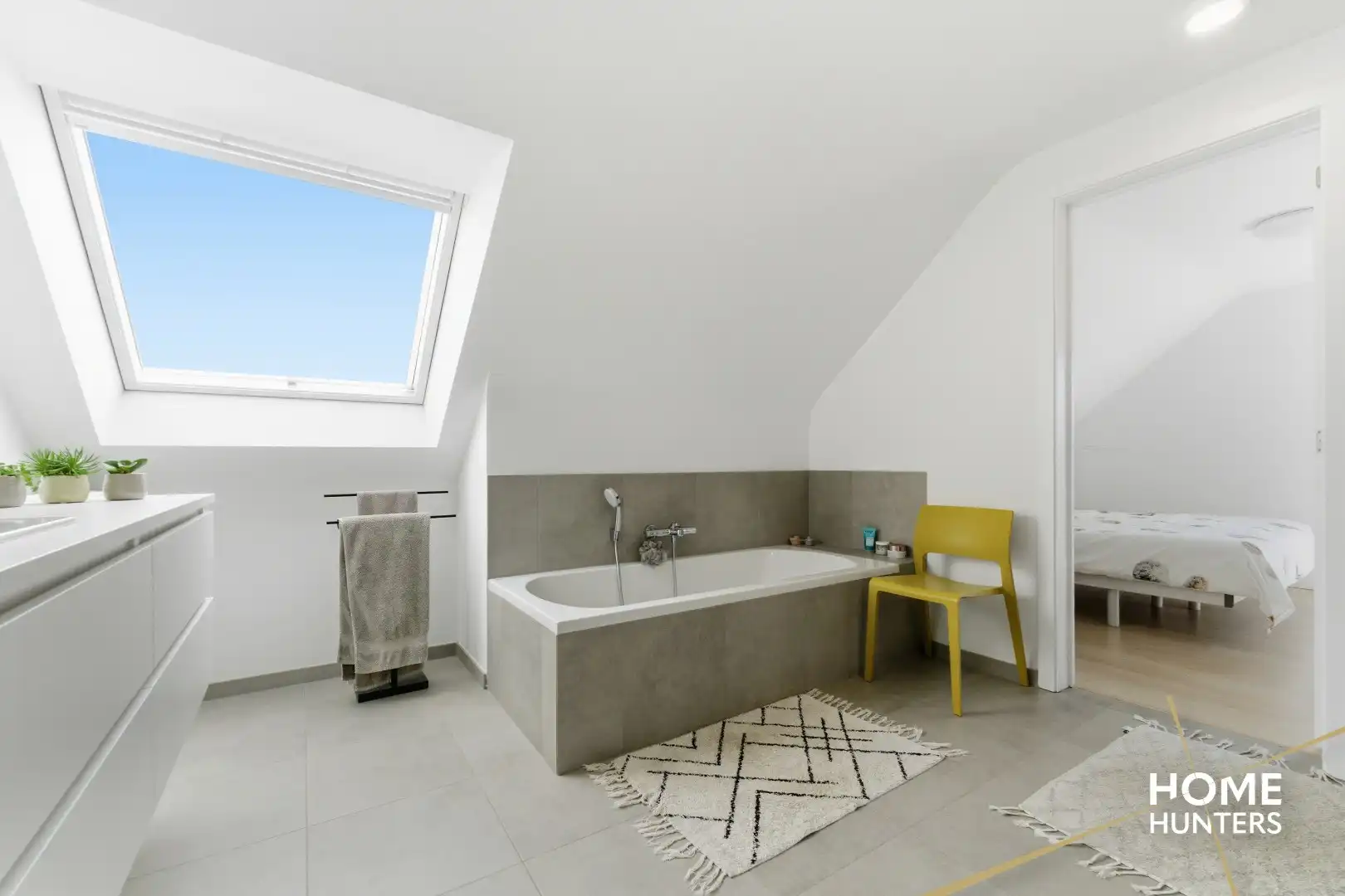 Exclusieve, energiezuinige Halfopen bebouwing (2017) met 4 slaapkamers, zonnige tuin en hoogwaardige afwerking te Ieper foto 13