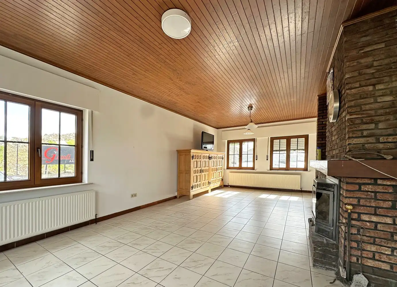 Zeer ruime woning met 4 slaapkamers, groot terras en 2 autostaanplaatsen! foto 5