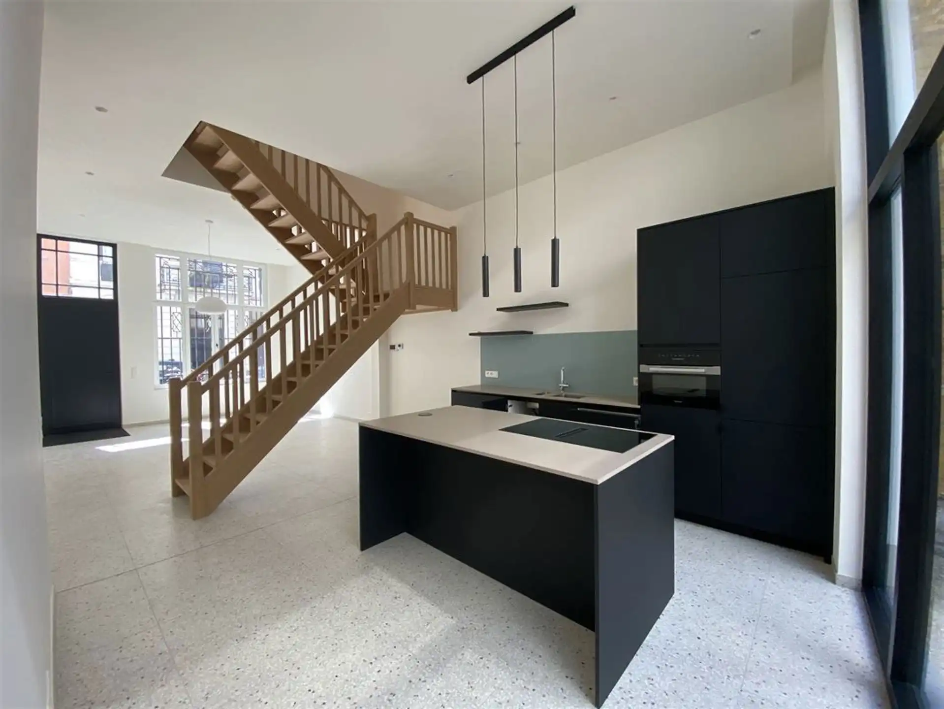 ANTWERPEN - Charmante woning met terras foto {{pictureIndex}}