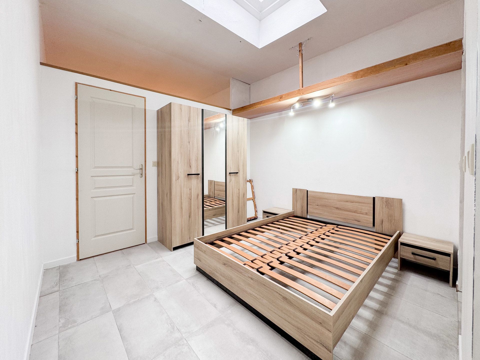 Ruim gelijkvloers pand met talloze mogelijkheden foto 8