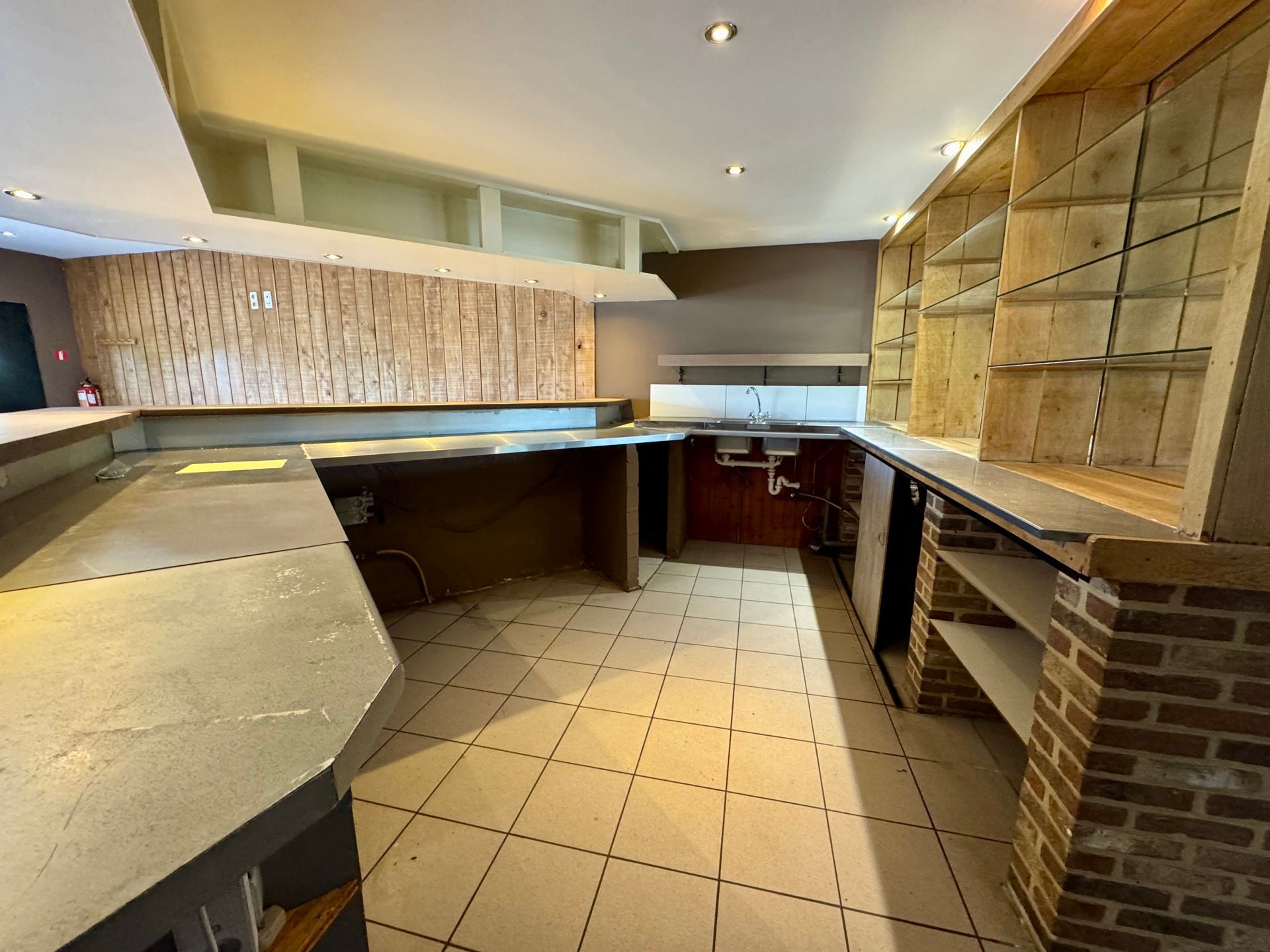 Handelspand met duplex-appartement te Langdorp foto 6