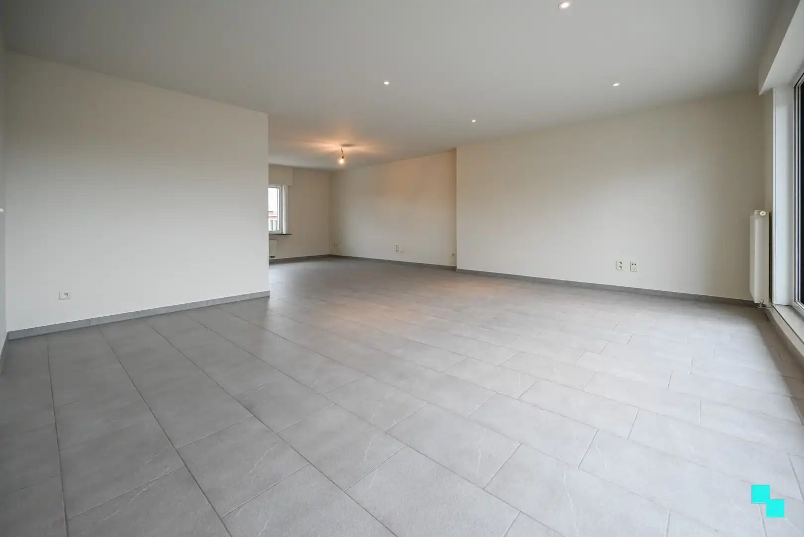 Ruim tweeslaapkamerappartement in het centrum van Izegem foto 9