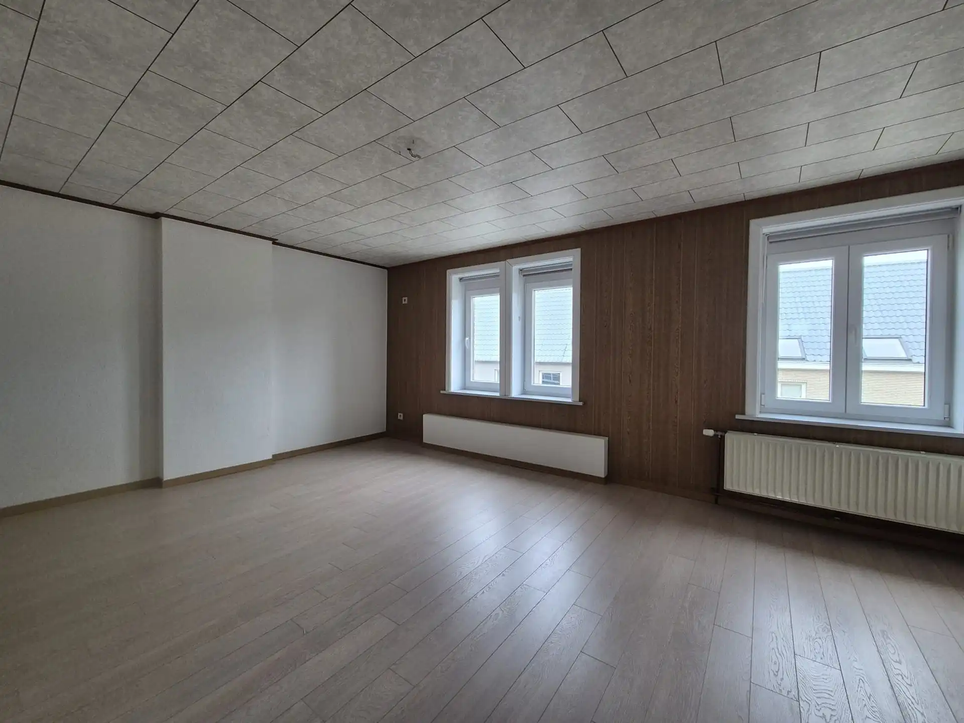 Ruime en instapklare woning met grote tuin en garage. foto 16