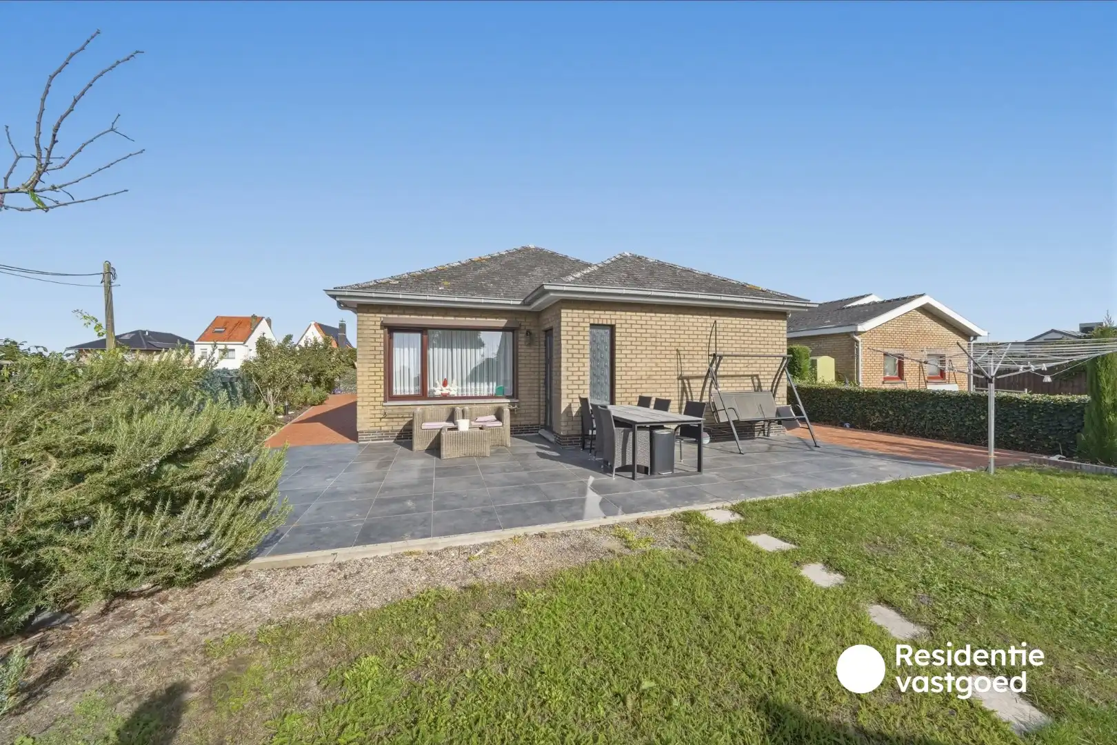 Bungalow met zongerichte tuin en 3 slaapkamers foto 17