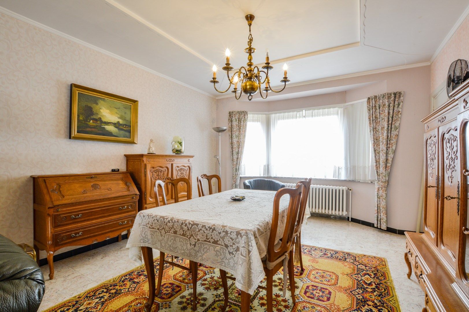 Op te frissen ruime woning op 514 m² in het centrum van Eernegem foto 6