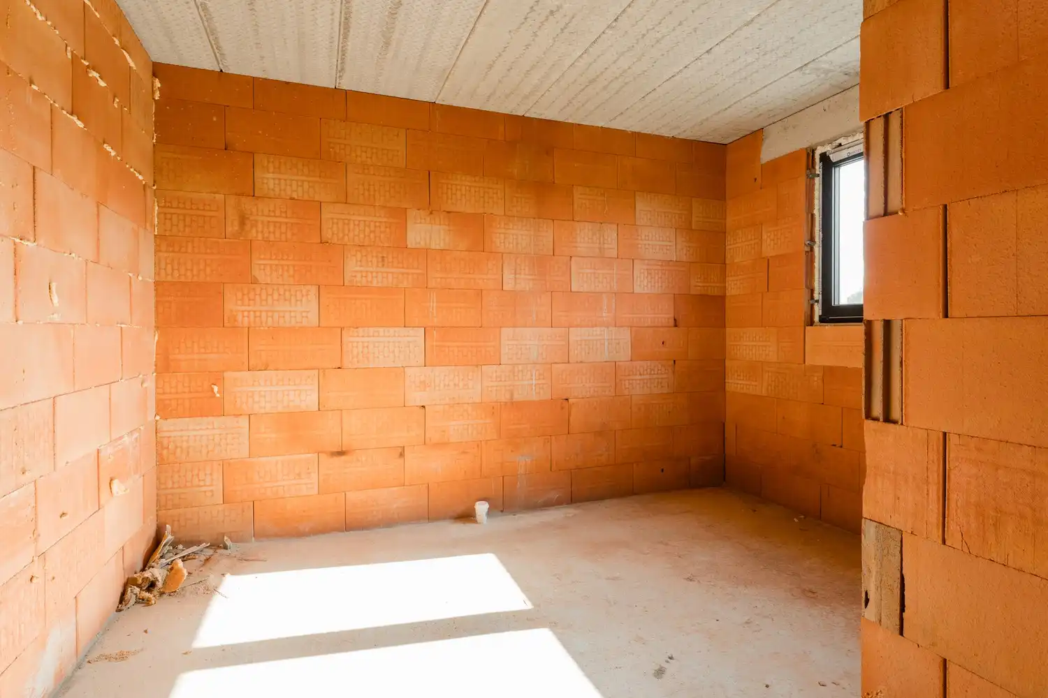 Ruime half open SEMI CASCO gezinswoning op een mooi perceel foto 13