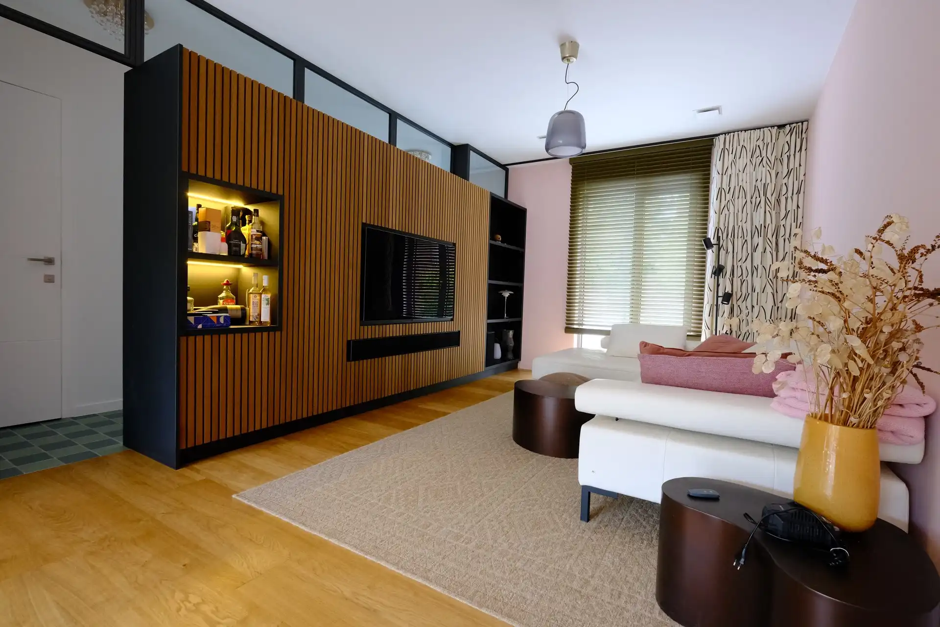 luxueus ingerichte woning met 3 slaapkamers in het gezellige Oud-Rekem foto 4