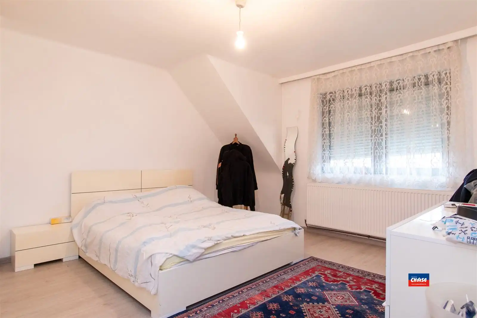 Ruime gezinswoning met vier slaapkamers en tuin foto 12