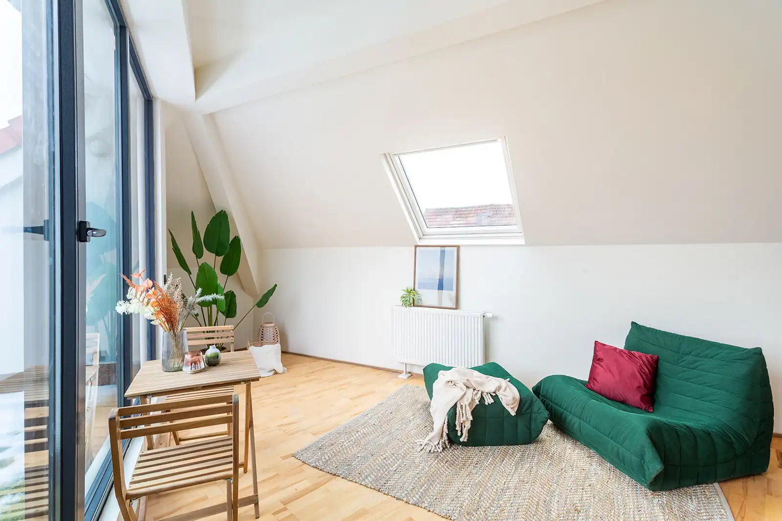 Instapklaar dakappartement op een zuchtje van Park Spoor Noord foto 2