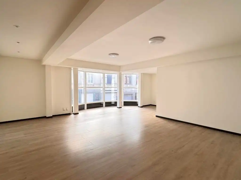 Moderne instapklare 2-slaapkamer appartement in de Koning Boudewijnstraat, Gent - ideale huurwoning! foto 2