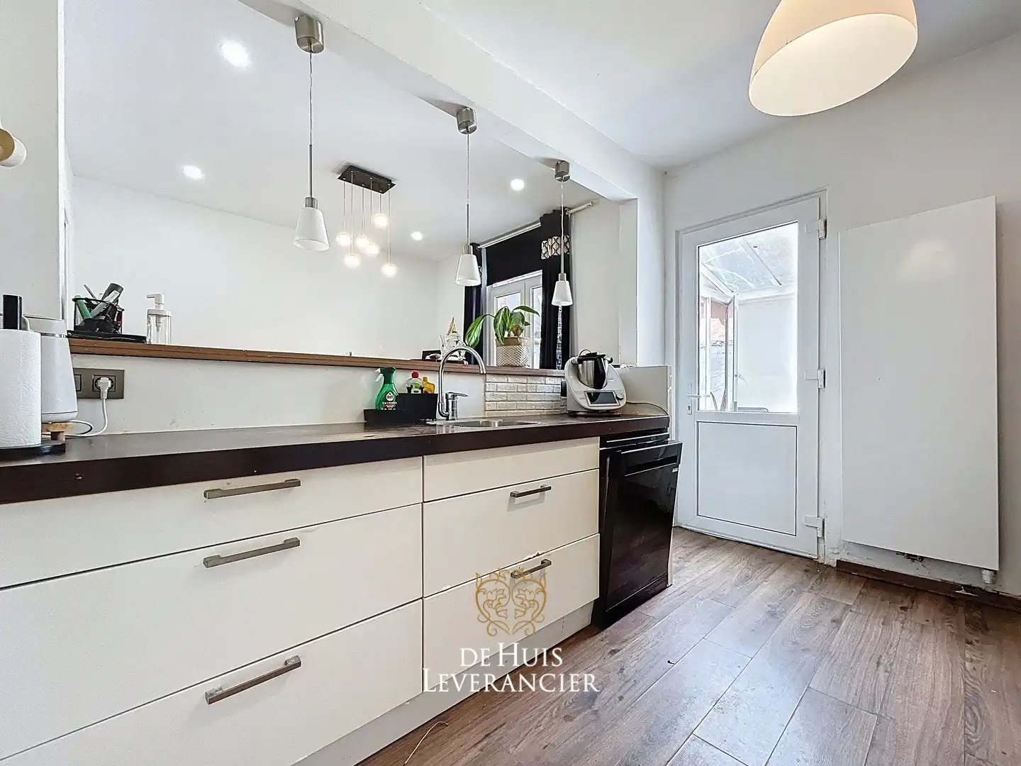 IN OPTIE - Instapklare woning met drie slaapkamers en twee badkamers foto 4