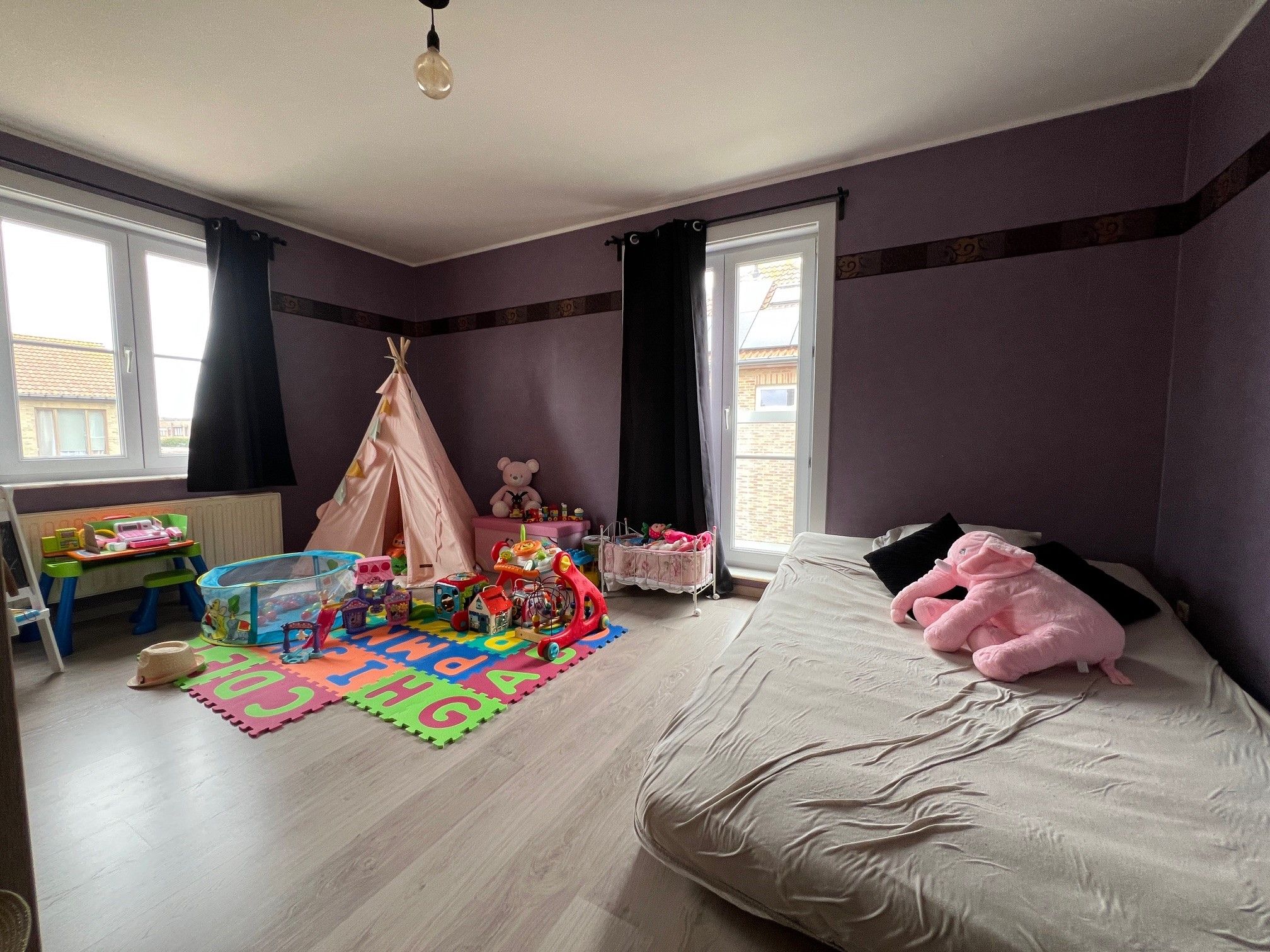 Instapklare woning met 3 ruime slaapkamers en garage. foto 9