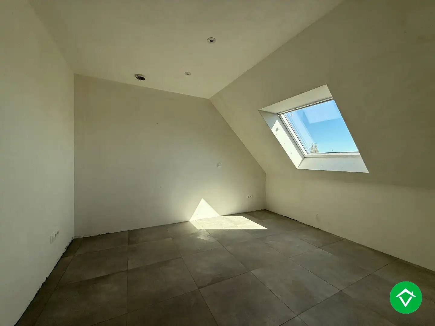 Centraal gelegen nieuwbouwwoning met 3 slaapkamers, tuin en overdekte autostaanplaats foto 15