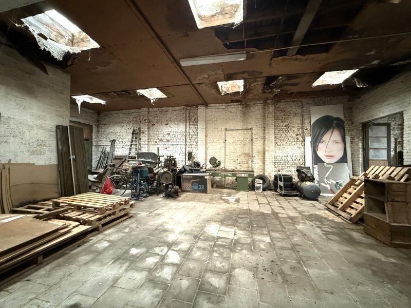 Ruime loods met tal van mogelijkheden foto 7