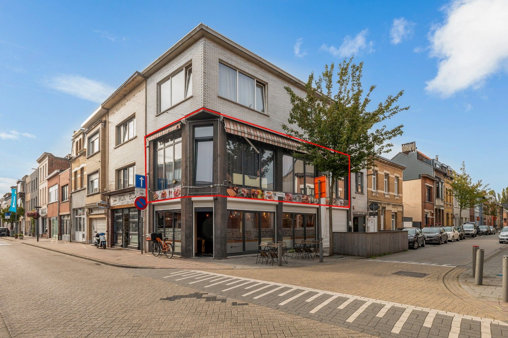 Handelsgelijkvloers met 2 appartementen foto 9