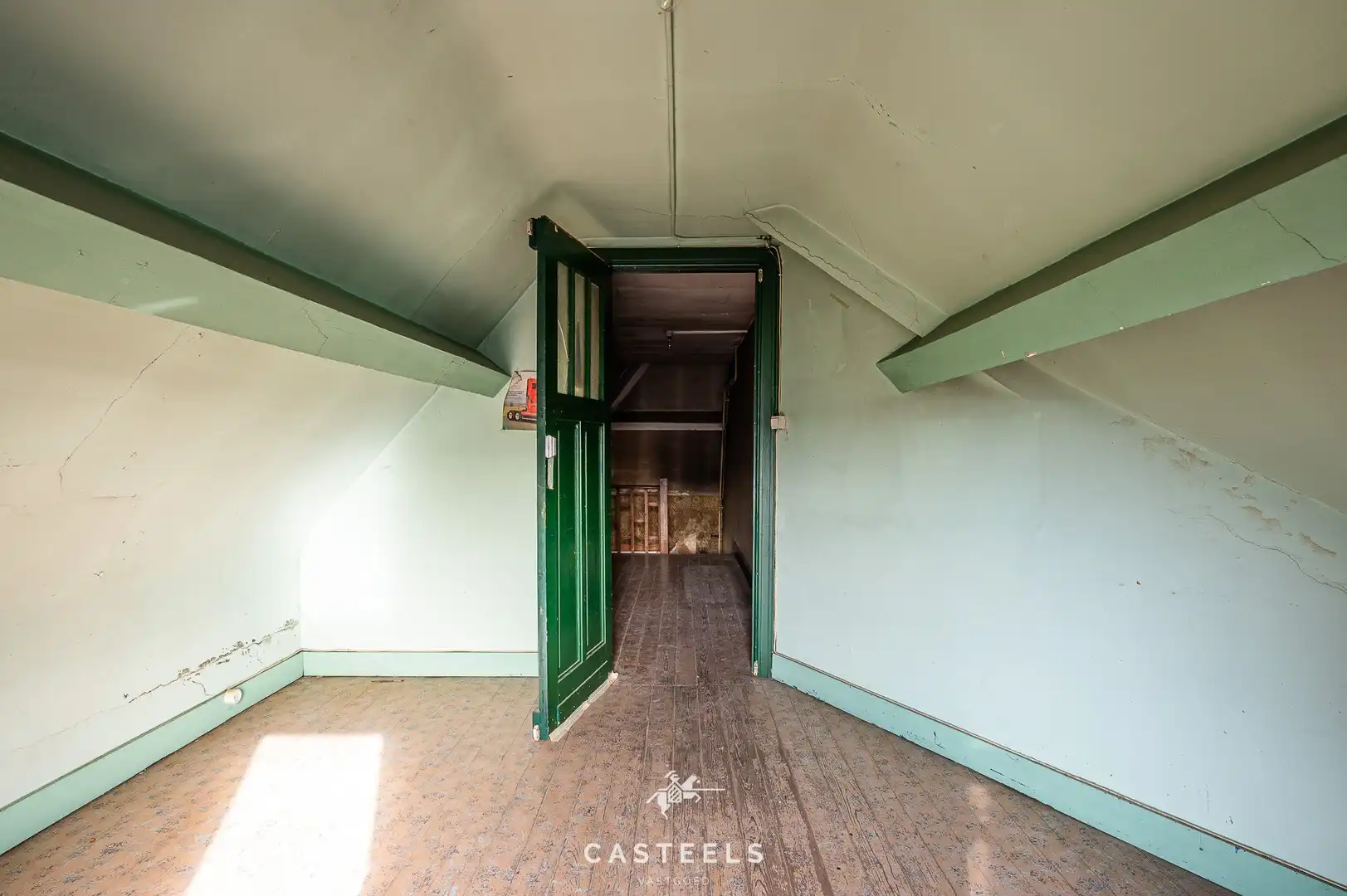 Ruime, te renoveren woning te koop in Gent foto 21