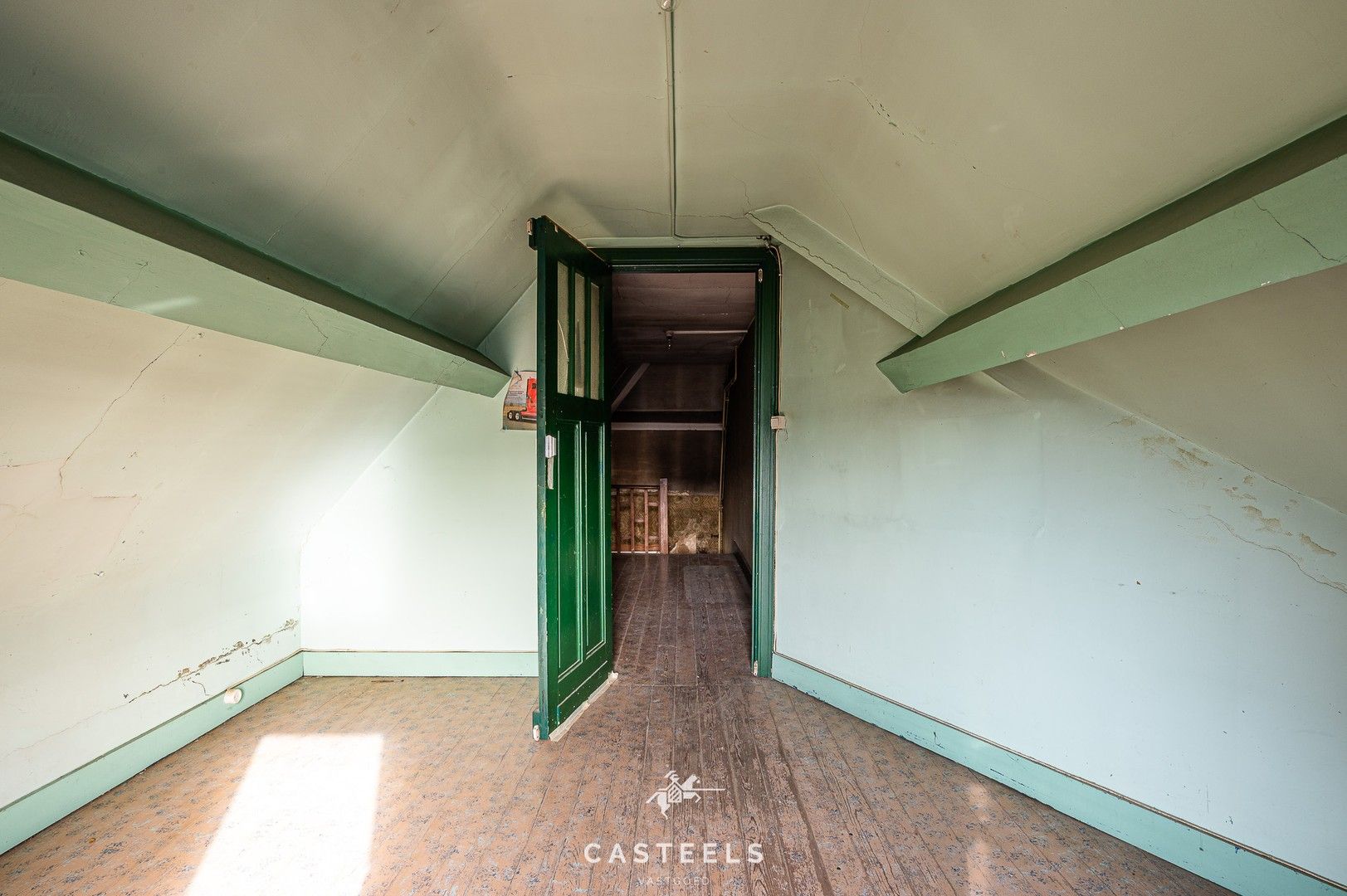 Ruime, te renoveren woning te koop in Gent foto 21