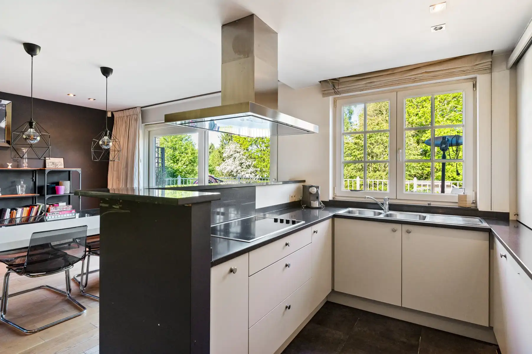Uitzonderlijk duplex-appartement met zicht op groen foto 8