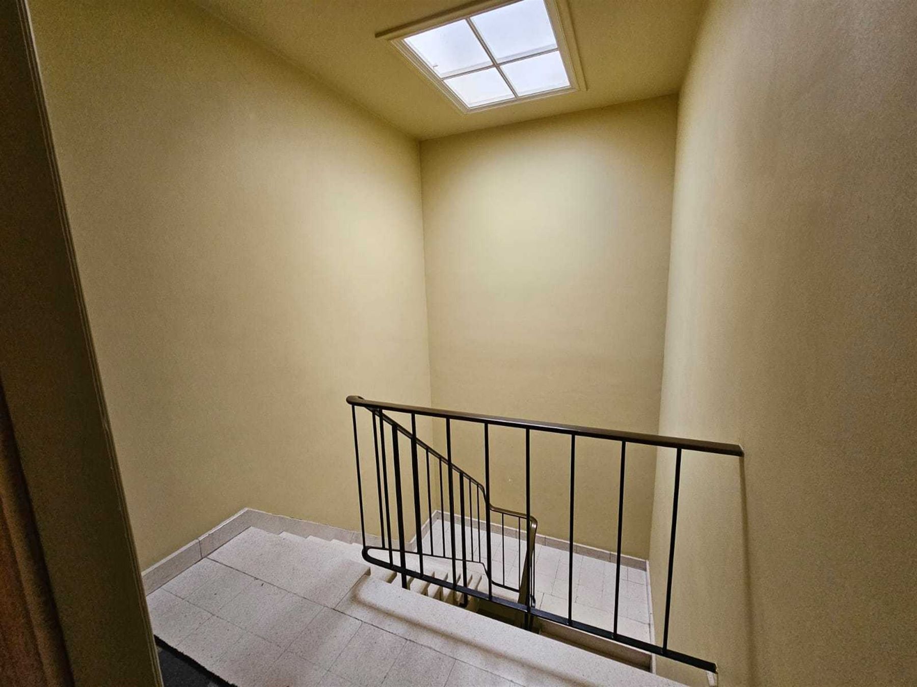 Berchem te renoveren 2-slp app op 2de verdieping foto 6