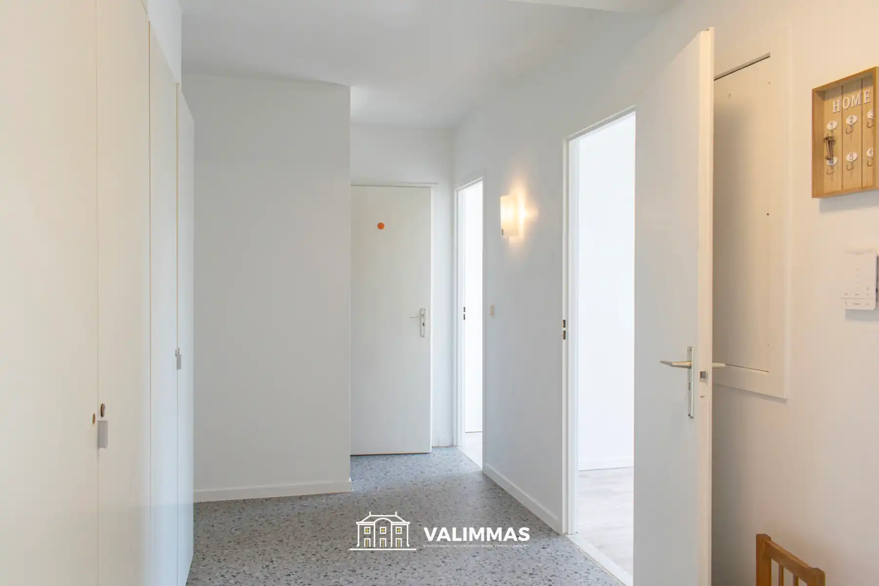 Gerenoveerd en comfortabel appartement met terras en kelder foto 4