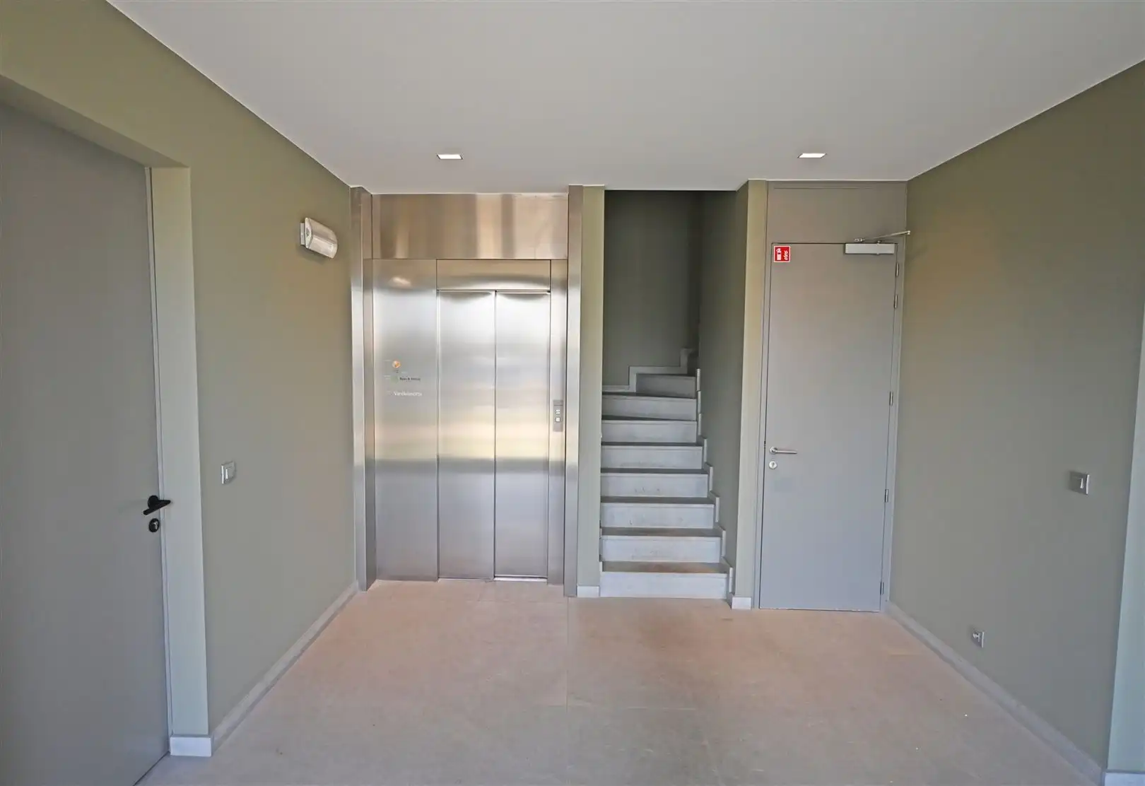 Kantoor of praktijk op een zichtlocatie foto 16