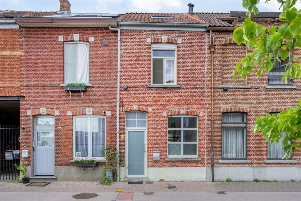 Prachtig gerenoveerde gezinswoning op een toplocatie foto 3