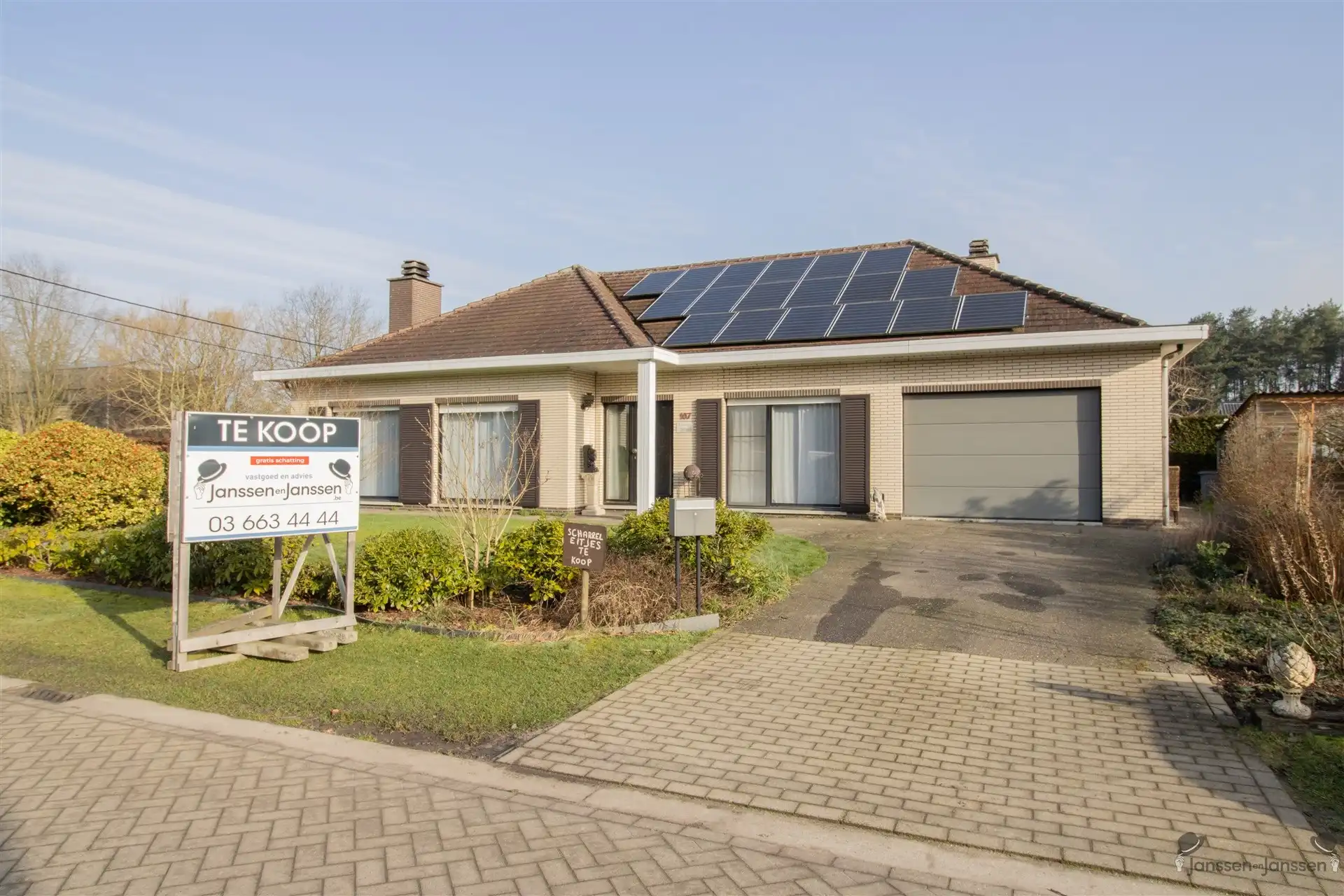 Hoofdfoto van de publicatie: Rustig gelegen gelijkvloerse woning met 3 slaapkamers op 973 m²