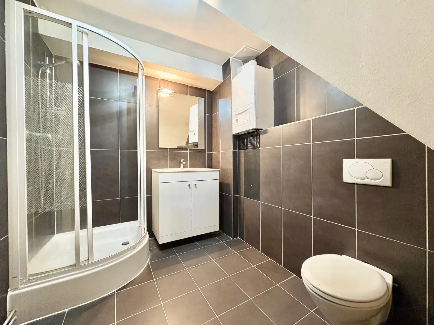 Instapklare en comfortabele studio op toplocatie in Antwerpen-Zuid foto 5