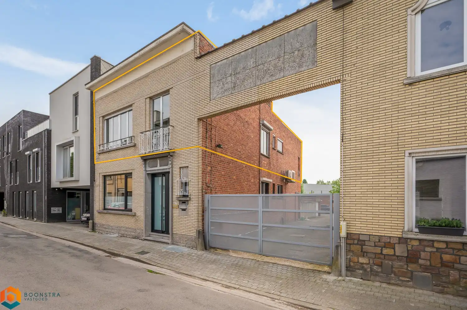 Hoofdfoto van de publicatie: Ruim 2 slaapkamer app met terras en garage