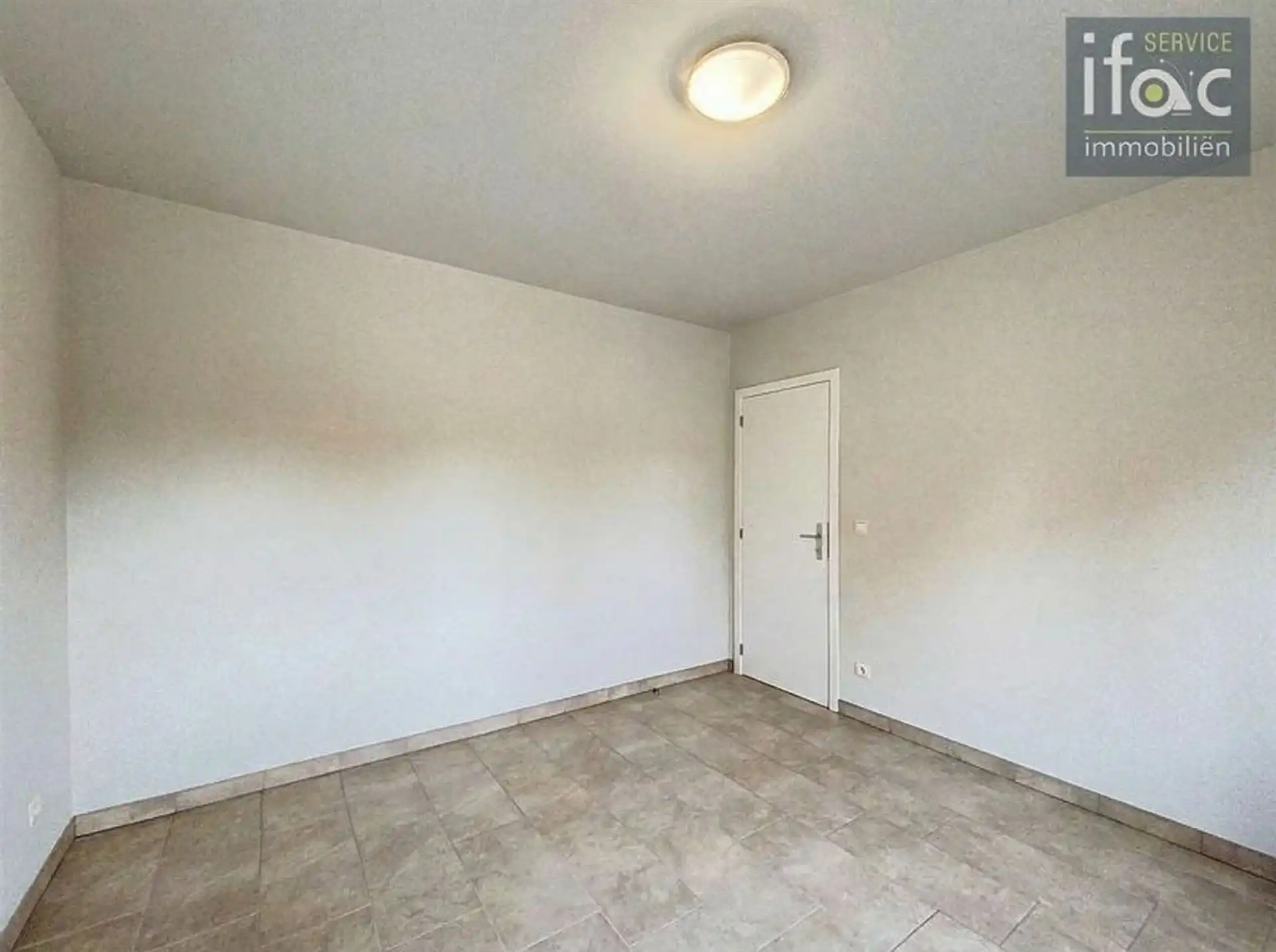 Appartement met 2 slaapkamers en ruime garage foto 7